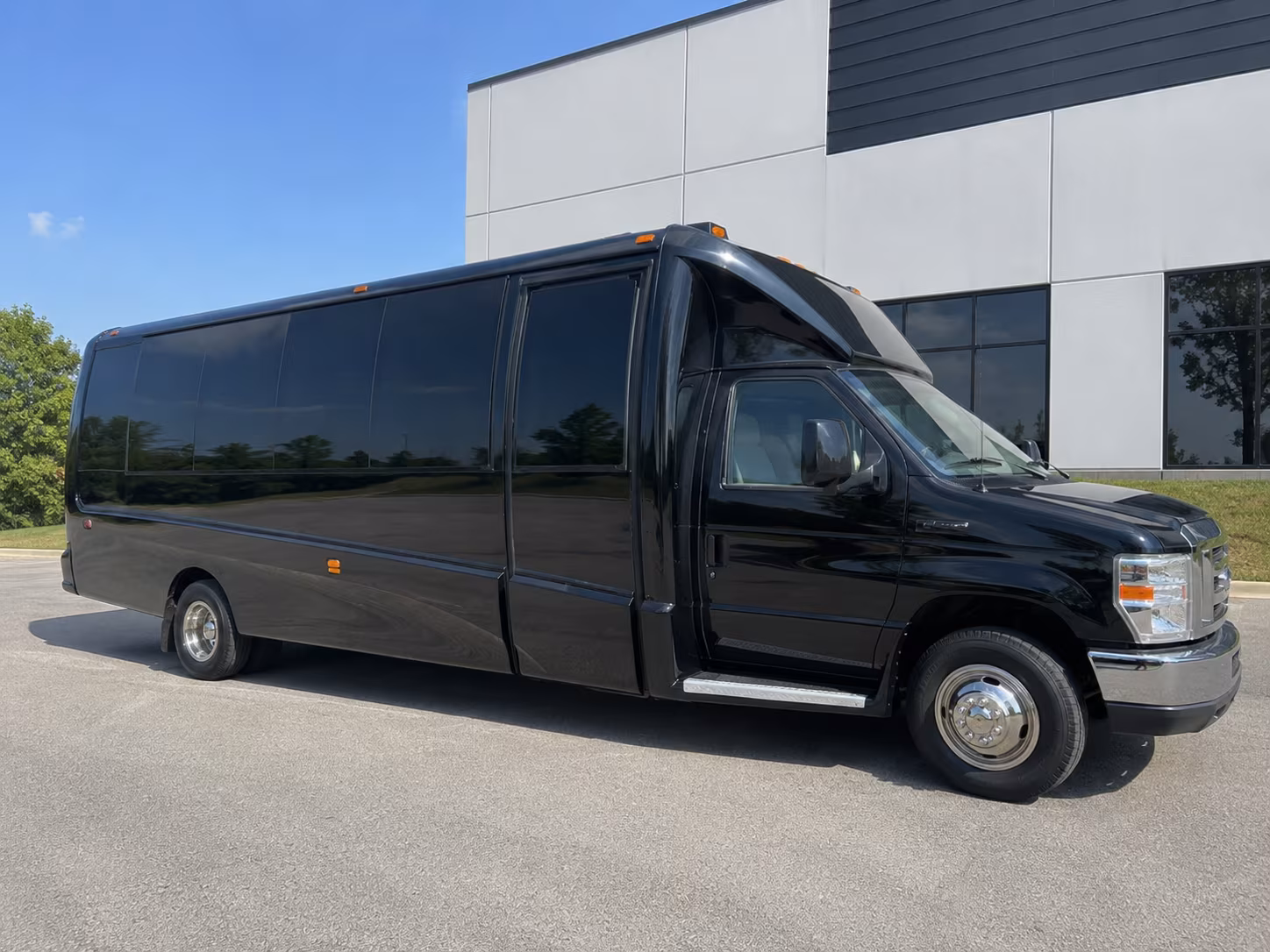 airport transfer buses for denton wedding guests flying into dfw