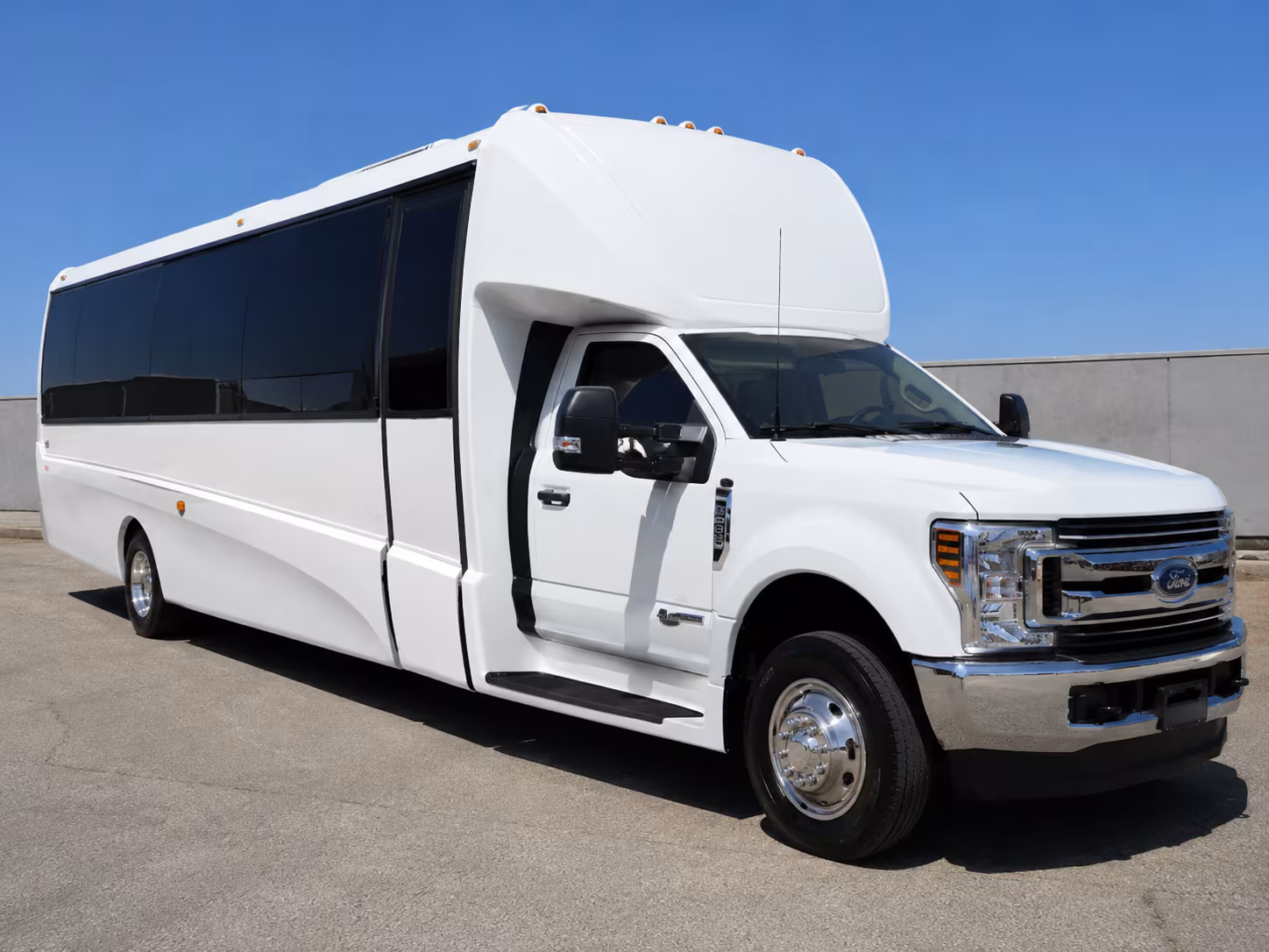 book group transportation for your next corporate event 2