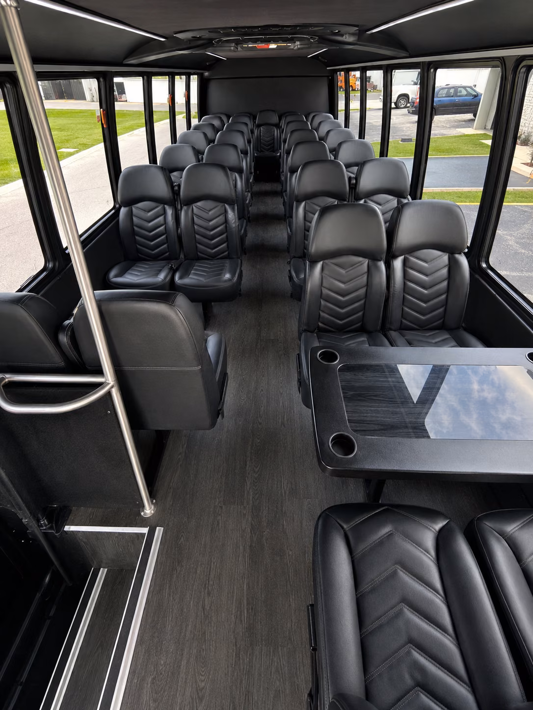 minibus rentals for small group wine tours around denton and argyle