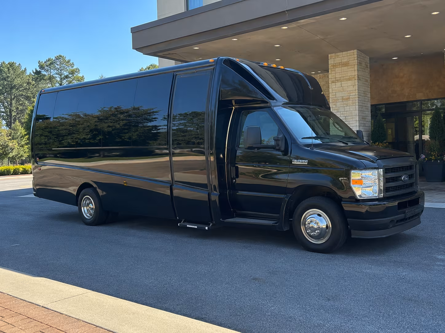 shuttle buses between denton hotels and the convention center